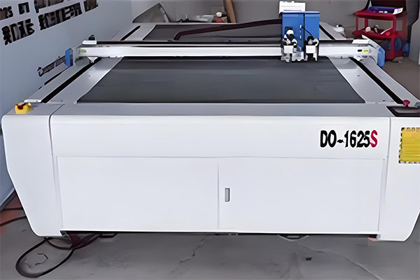 Vibrating Knife Cutting Machine: An Innovative Tool in the Footwear Industry